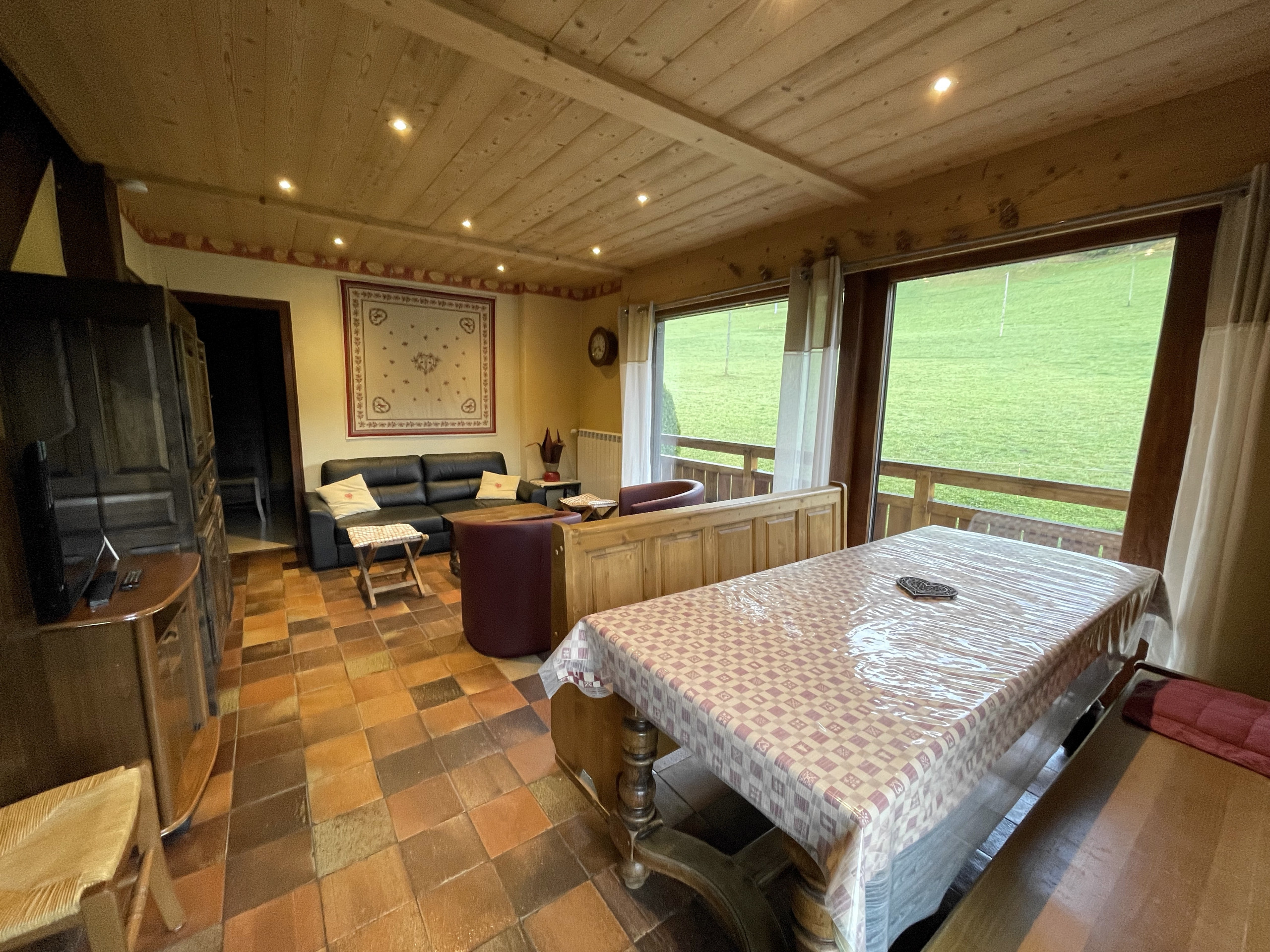 Villa in La Clusaz - Ty menez 2 - Apartment in chalet 2*, on the ski slopes for 9 people