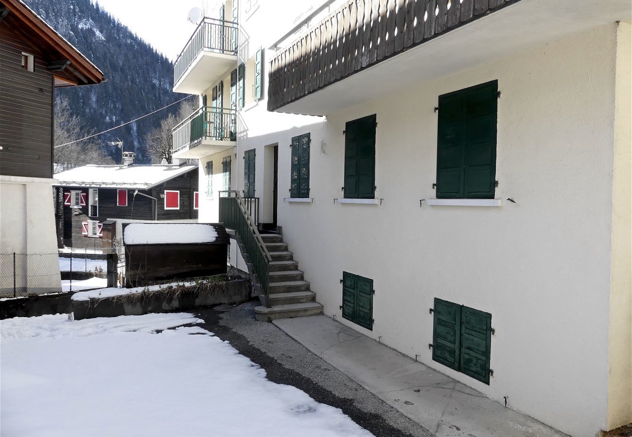 Apartment in La Clusaz - Gentianes 0 - Basic studio near ski slope for 4 people