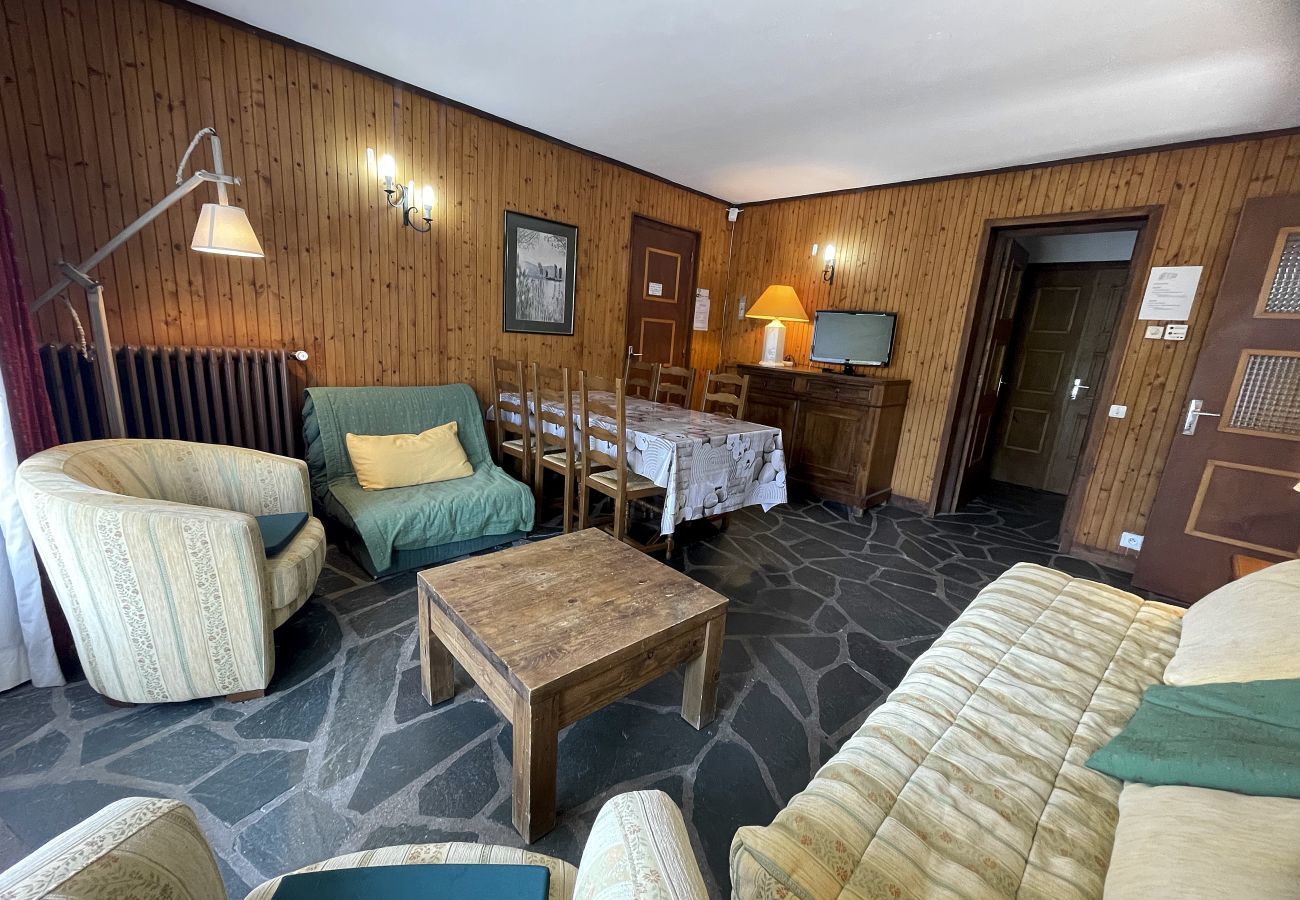 Apartment in La Clusaz - Alpée 2 - Apartment in chalet for 4 people 2*