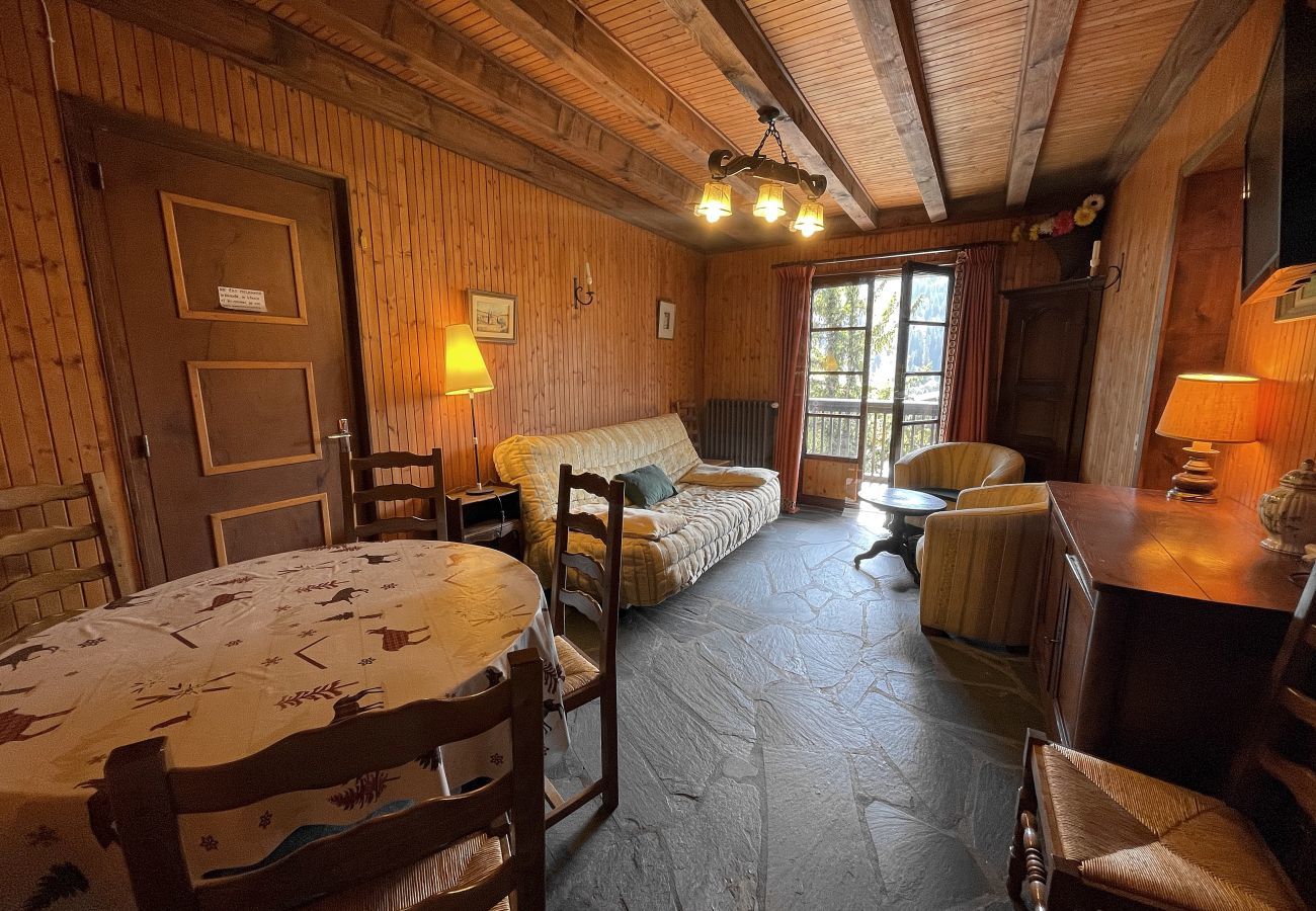 Apartment in La Clusaz - Alpée 3 - Apartment in chalet for 6 people 2*