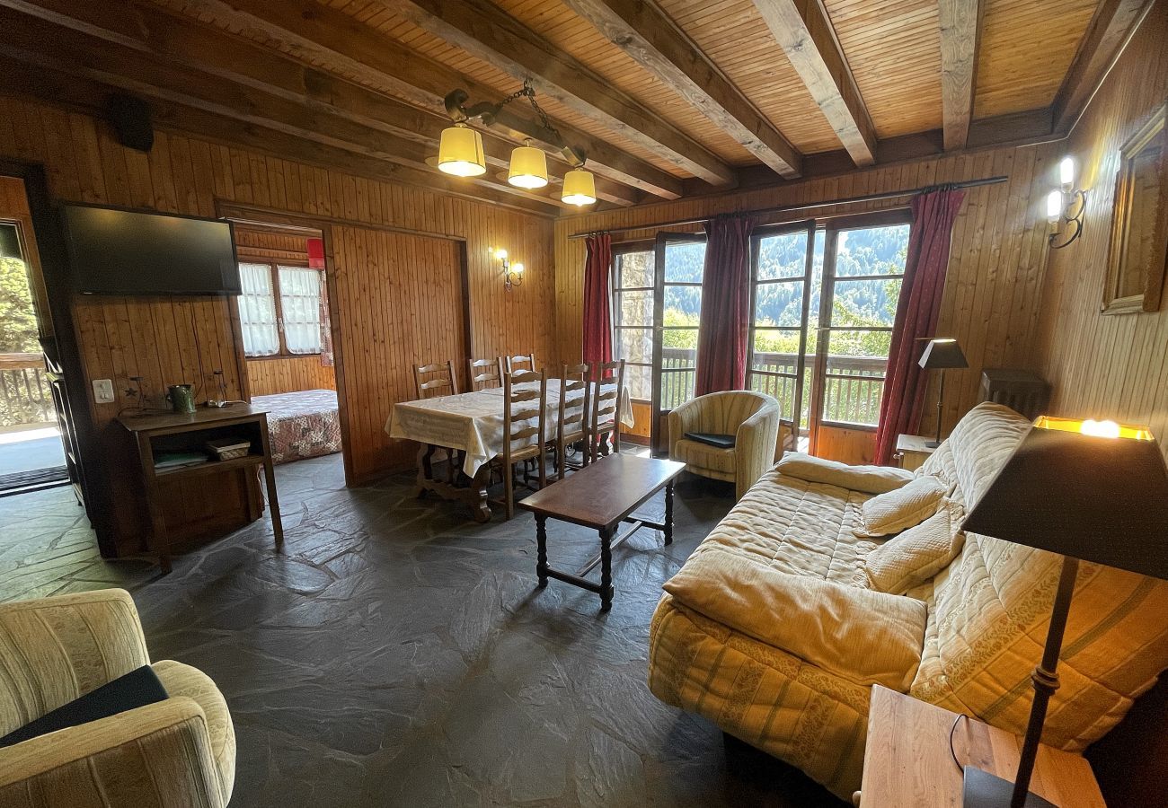 Apartment in La Clusaz - Alpée 4 - Apartment in chalet for 6 people 2*